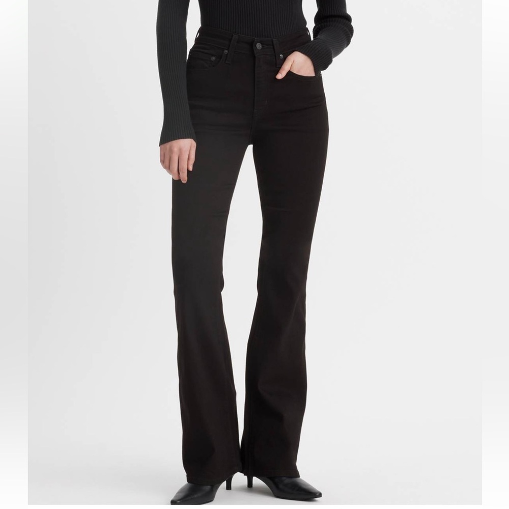 726 High Rise Flared Levi women’s jeans